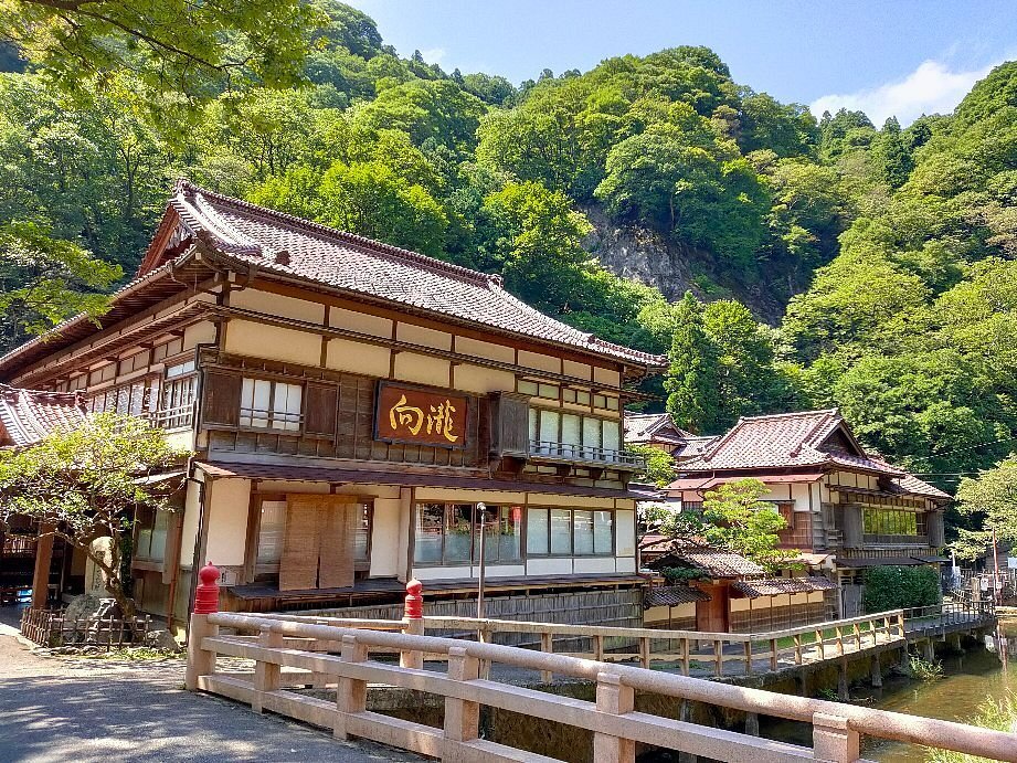 ⛩️ 히가시야마 온천 하구로산 유가미 신사 (Higashiyama Onsen Haguroyama Yugami Jinja) 이미지 1